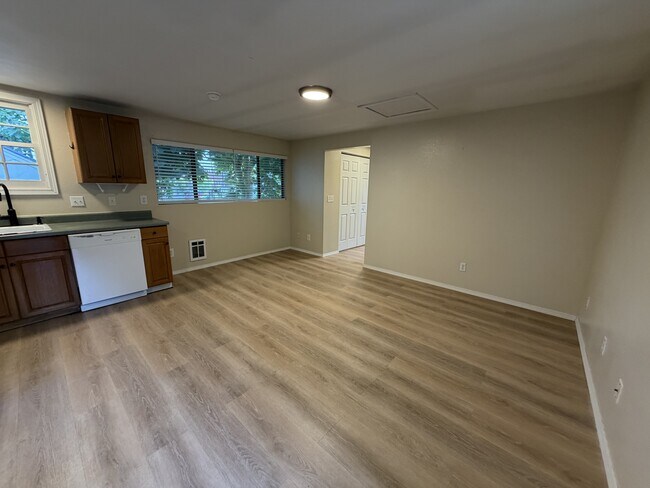 Foto del edificio - 8074 Maple Ave SE