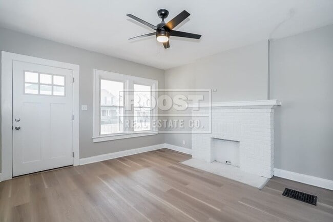 Building Photo - 1239 S Champion Ave