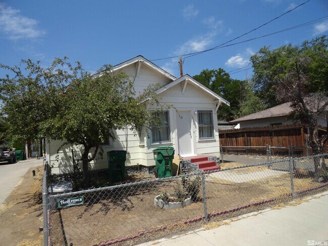 Building Photo - 1022 G St
