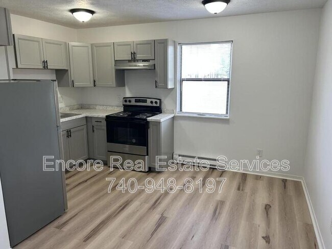 Foto del edificio - 270 Everett Ave