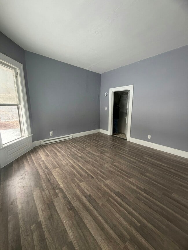 Building Photo - 2618 Collingwood Blvd