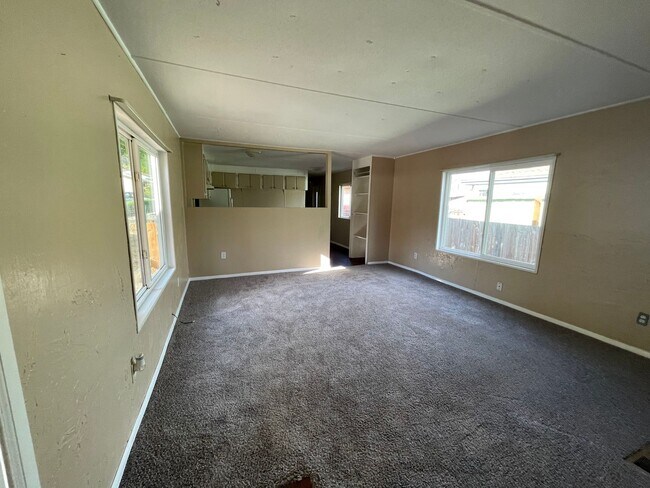 Foto del edificio - 2 bedroom 2 bath mobile walking distance to restaurants and stores