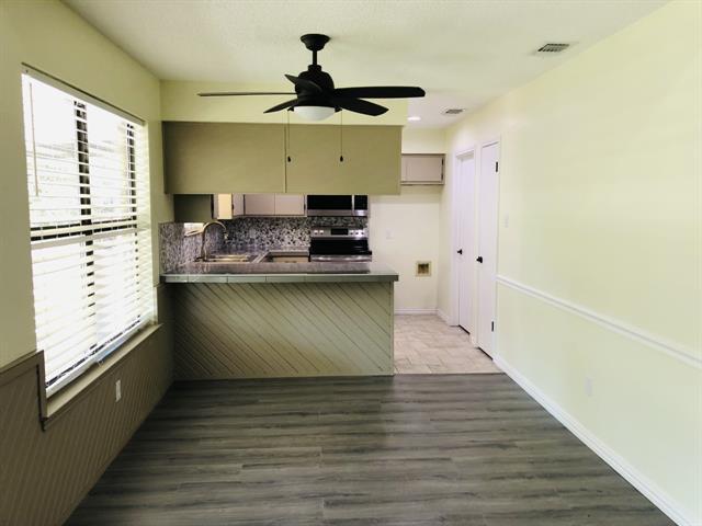 Foto del edificio - 2508 Cedarcrest Ct