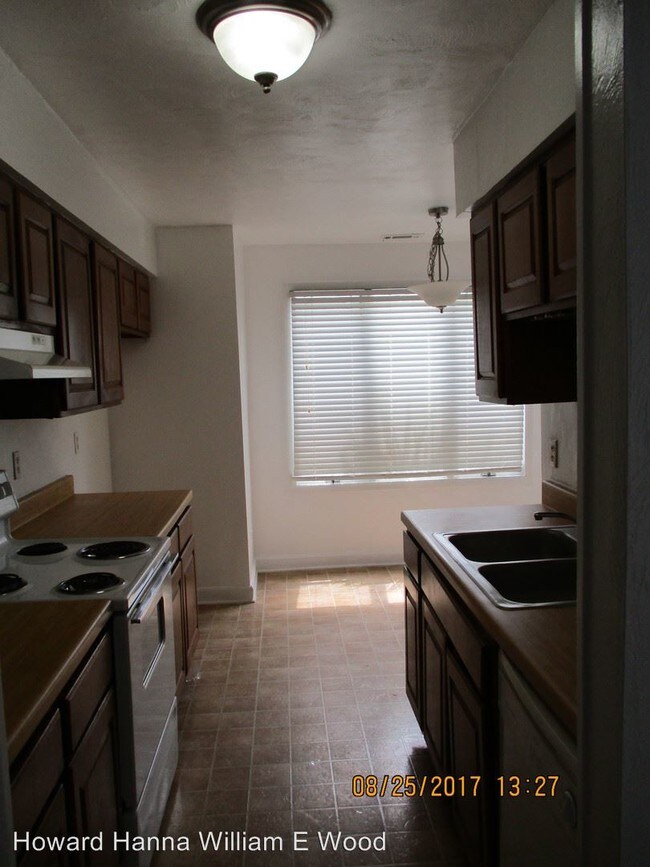 Building Photo - 3429 Bruin Dr