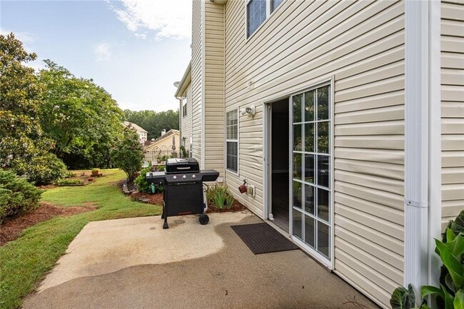 Building Photo - 401 Red Coat Ln