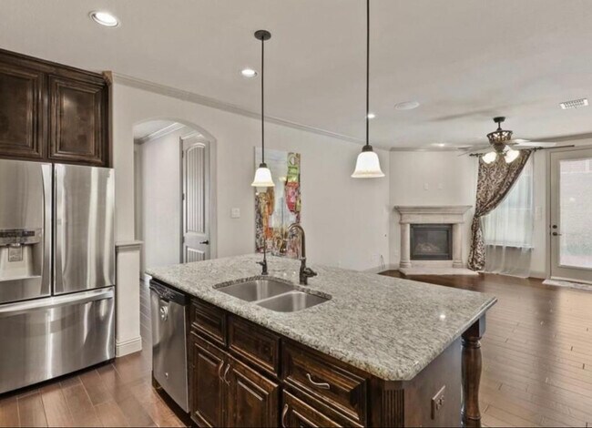 Foto del edificio - 5018 Dominion Blvd