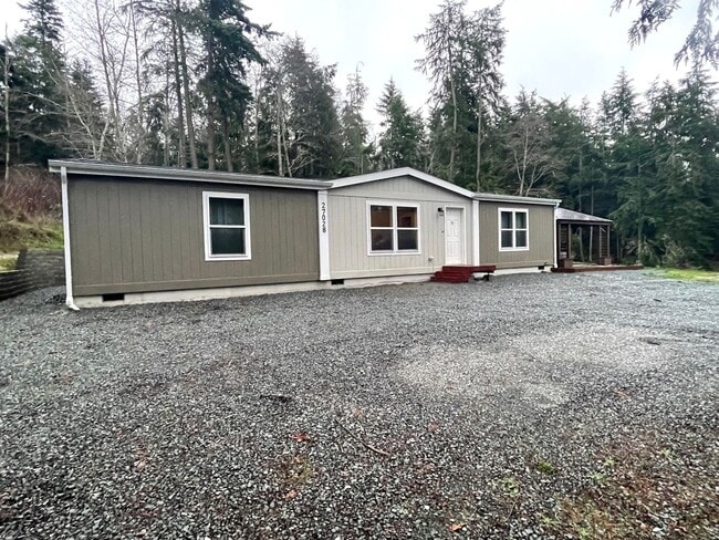 Building Photo - Beautiful Home with Plenty of Land!