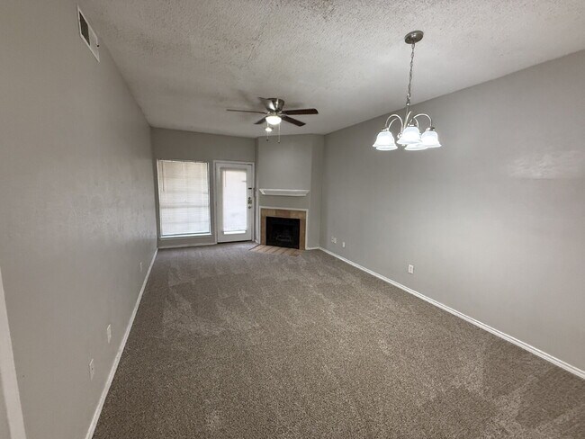 Building Photo - 9601 Forest Ln