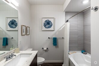 2BR, 2BA - 1140SF - The Villas at Waterside