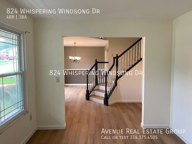 Foto del edificio - 824 Whispering Windsong Dr
