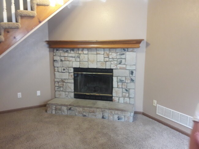 Building Photo - 1347 NW Jefferson Ct