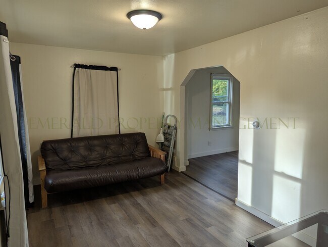Foto del edificio - 1318 N Burbank Ave