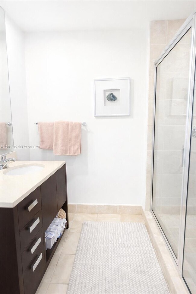 Foto del edificio - 18201 Collins Ave