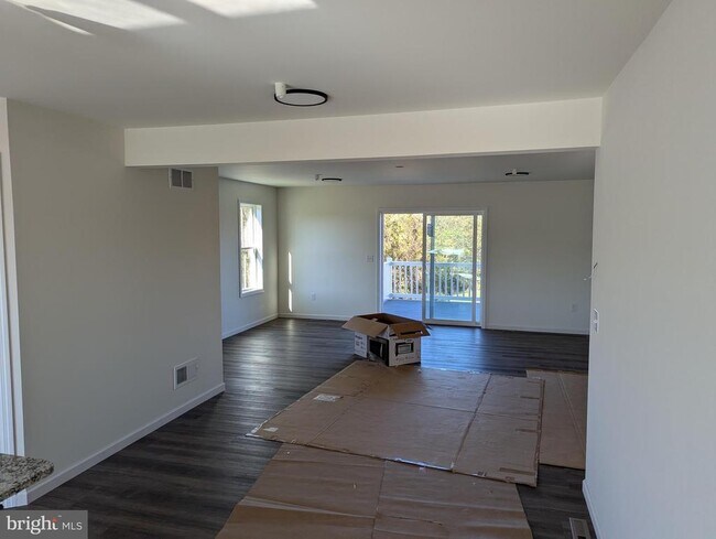 Foto del edificio - 230 Old Stone Way