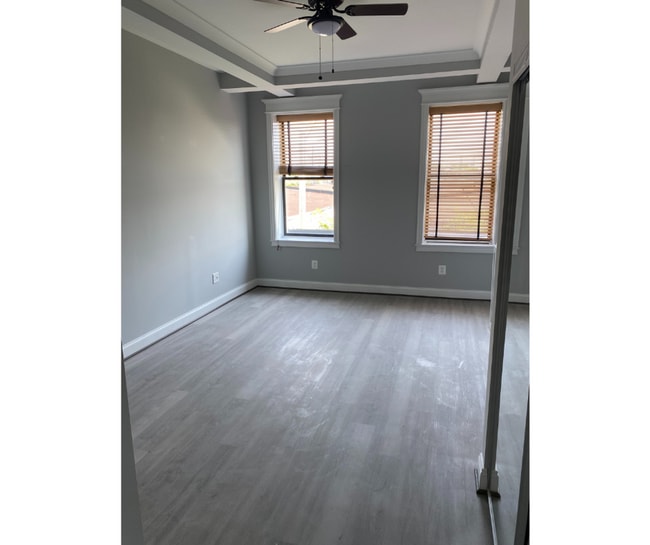 Building Photo - 146 N East Ave