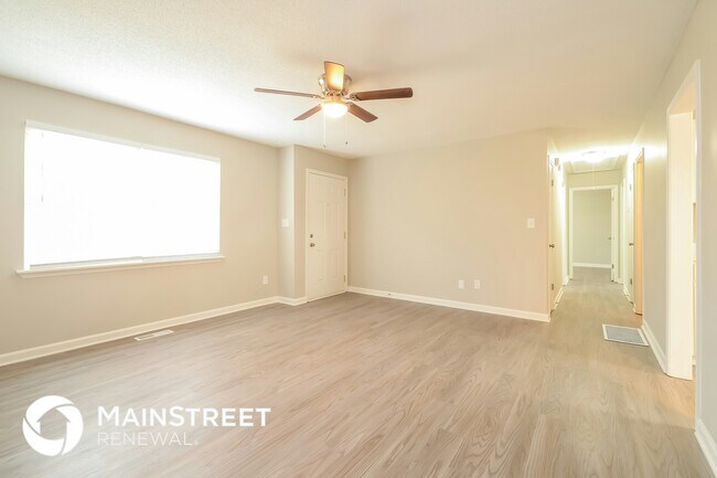 Foto del edificio - 1003 Oak Blvd