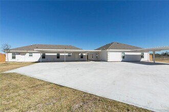 Building Photo - 3405 E Zinnia Ave