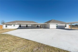 Building Photo - 3405 E Zinnia Ave