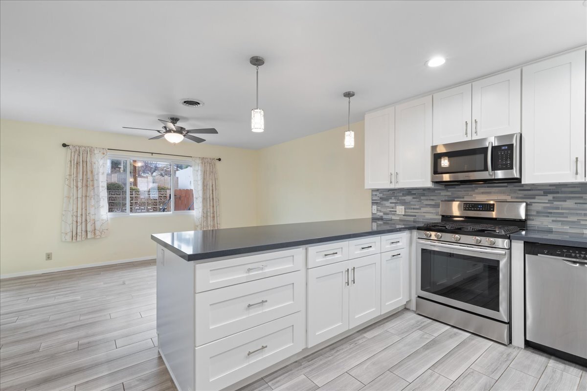 Foto principal - 10602 Helendale Ave