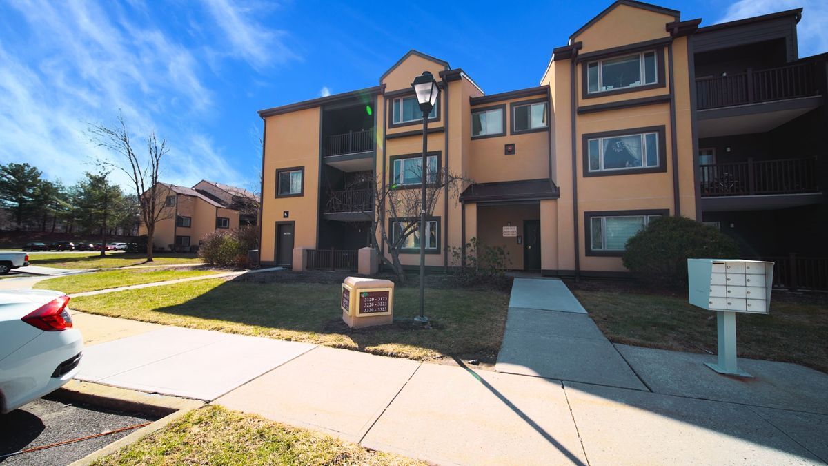 Primary Photo - 3120 Sayre Dr