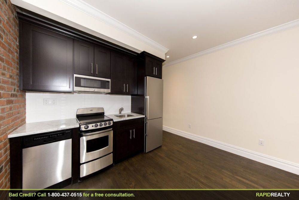 Primary Photo - 52 Sidney Pl