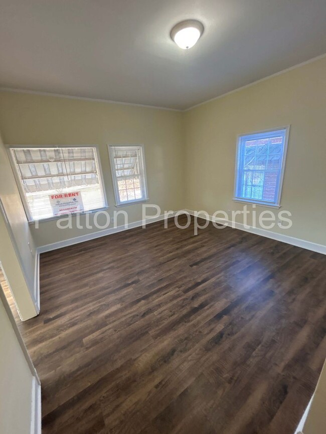 Building Photo - 1430/1432/1434 Gregg Street - Inside CoC -...