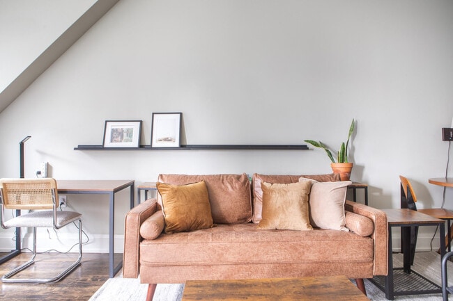 Foto del edificio - 225 E Michigan St