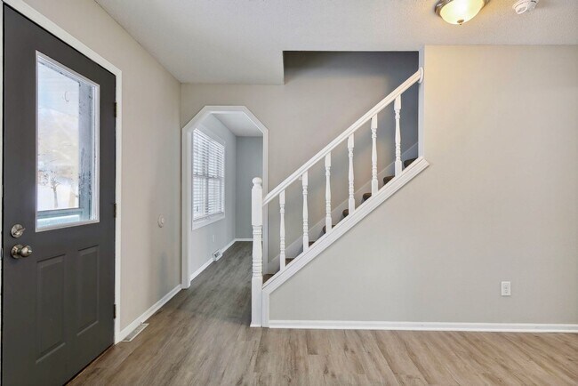 Foto del edificio - Lovely 4BR 4BA Home in the Best Neighborho...