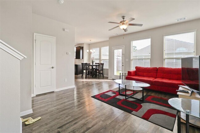 Building Photo - 123 Red Deer Wy