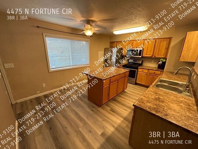 Foto del edificio - 4475 N Fortune Cir