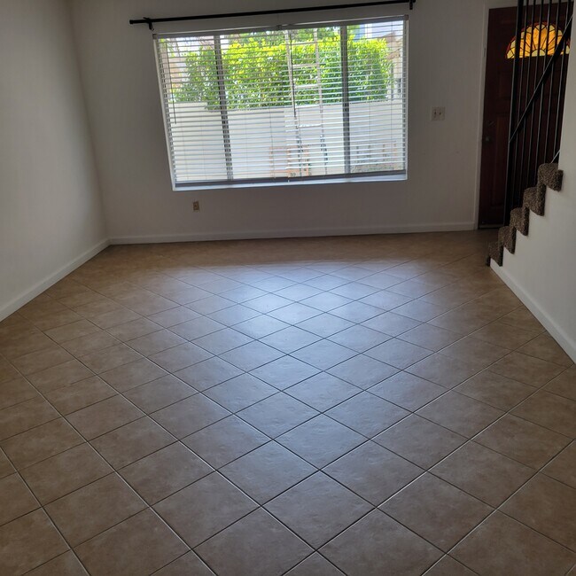 Living Room - 2213 Ruhland Ave