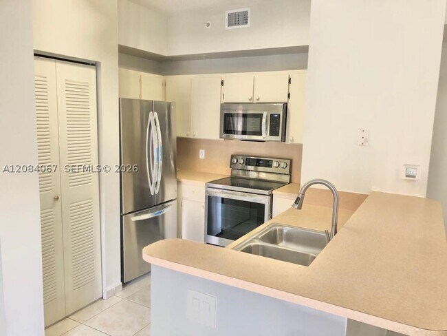 Foto del edificio - 7250 NW 114th Ave