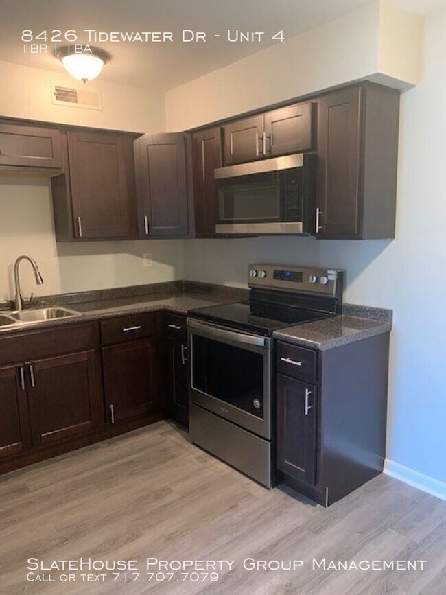 Foto del edificio - 8426 Tidewater Dr