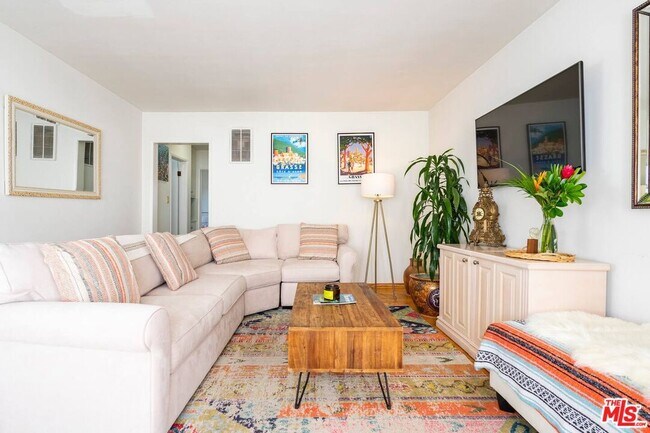 Building Photo - 1418 Stanford St