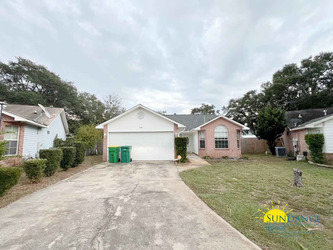 Primary Photo - Lovely 3 Bedroom Home near Hurlburt Field!