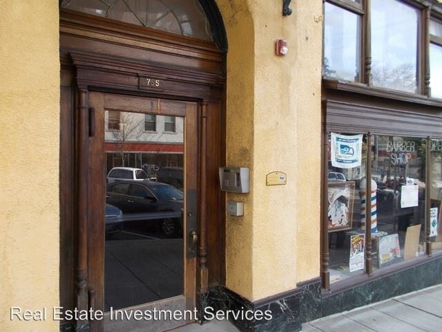 Foto del edificio - 764 Broadway St