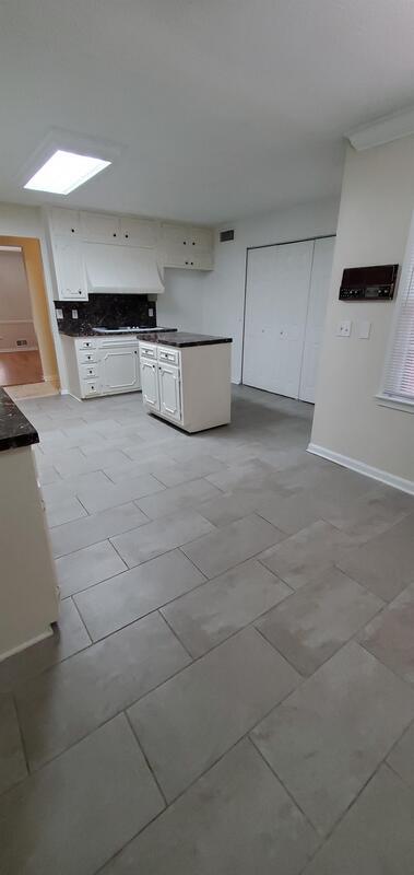 Building Photo - 3723 Chateauguay Dr