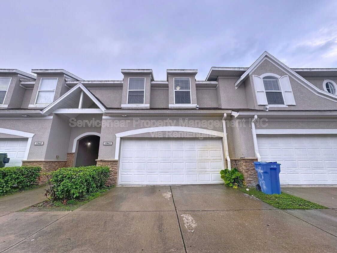Foto principal - 10841 Dragonwood Dr