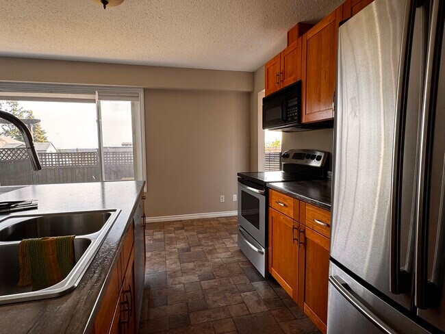 Photo du bâtiment - 4786 Kilmarnock Dr