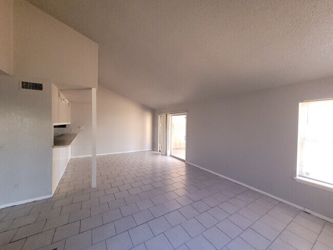 Foto del edificio - 7313 Edenborough Dr