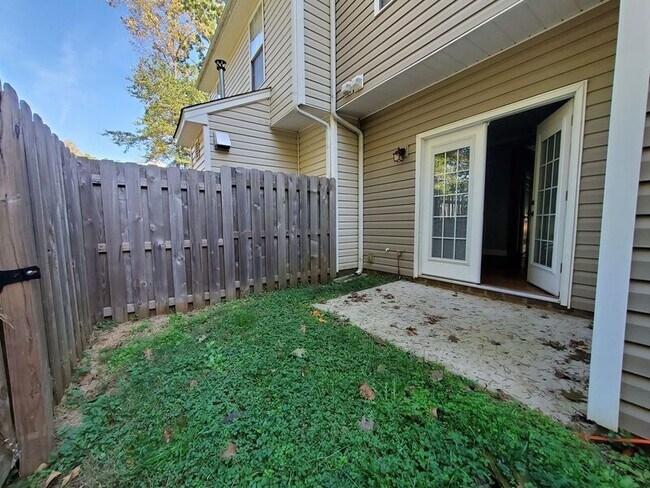 Building Photo - 4472 Baylor St