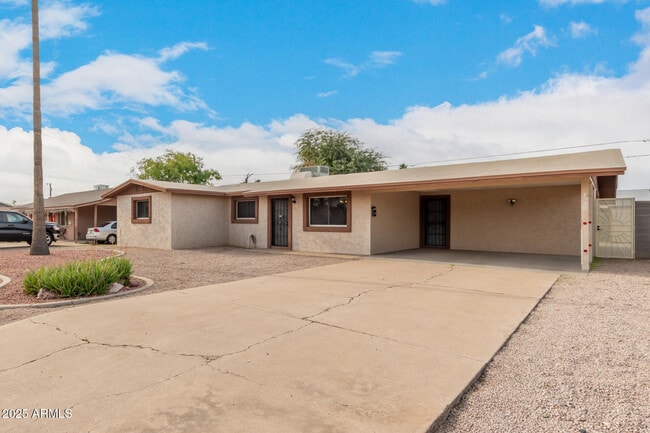 Building Photo - 1320 S Beck Ave