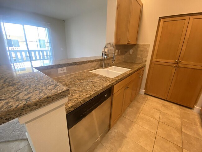 Foto del edificio - Updated 1 bedroom 55+ Community across from Wilson Park!