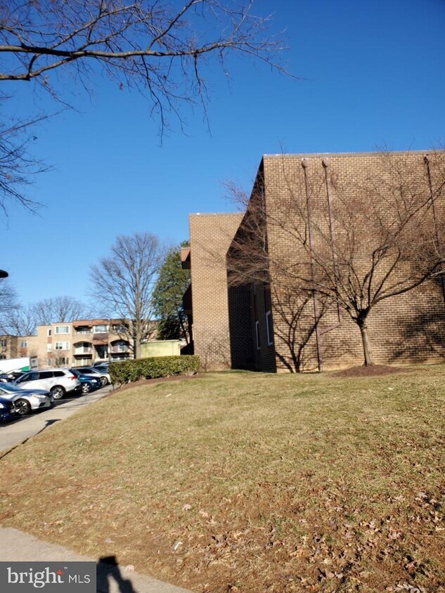 442 Girard St Unit 276, Gaithersburg, MD 20877 Room for Rent in