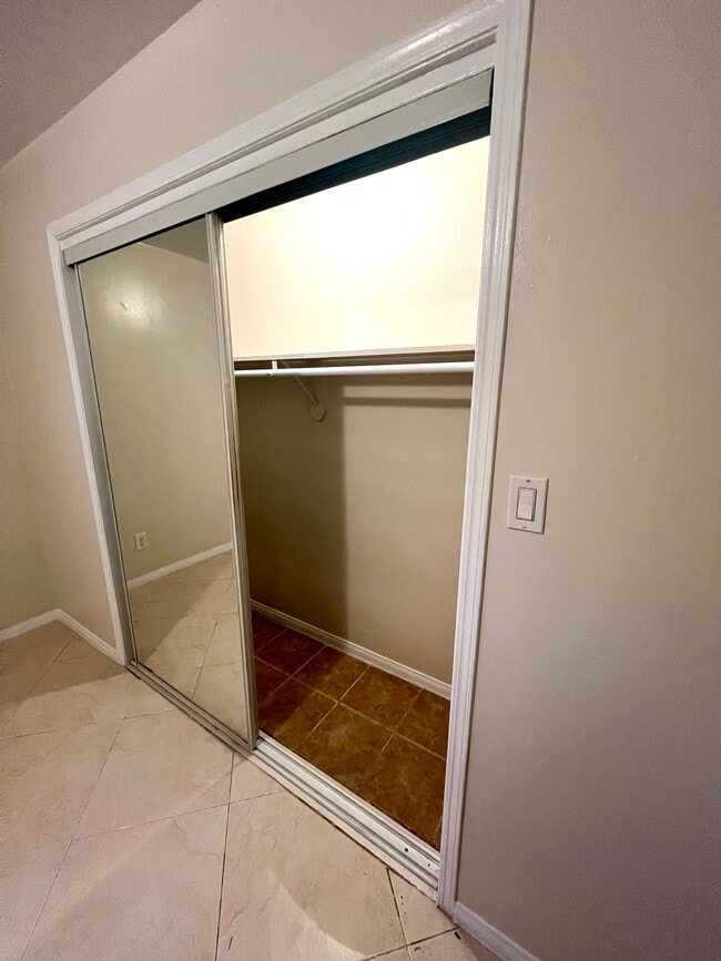 Foto del edificio - 6188 Mesa Ave