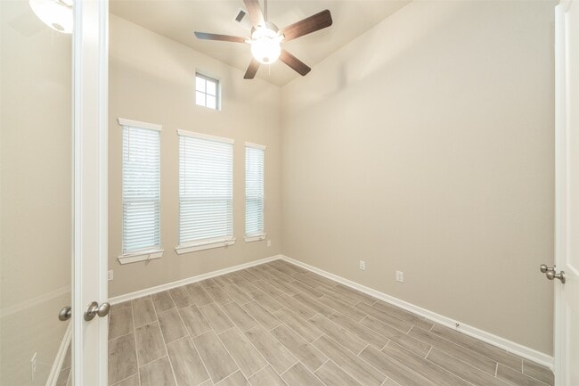 Foto del edificio - 4538 Primrose Valley Ln