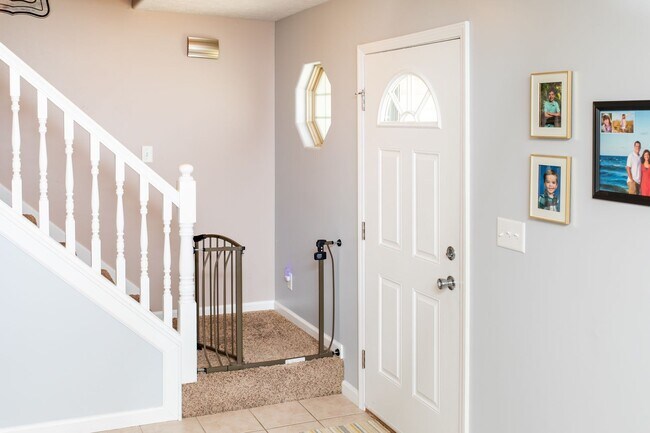 Building Photo - STONES CROSSING....4 Bedroom 2 1/2 Bath House