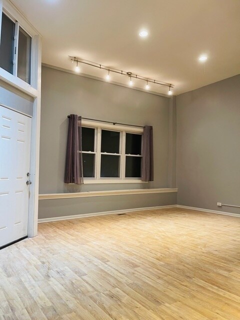 Primary Photo - 2659 W 21st St