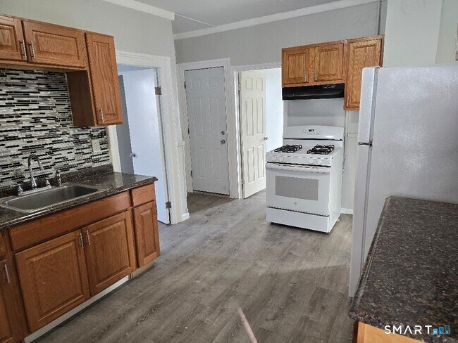 Foto del edificio - 176 Charles St