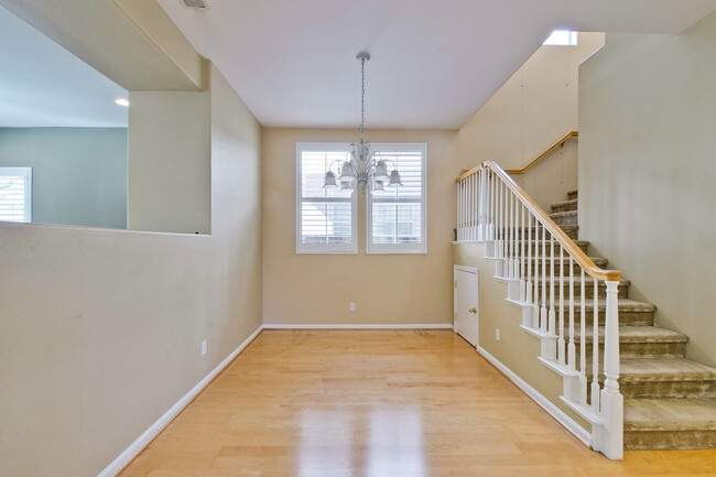 Building Photo - 443 Farrel Ct